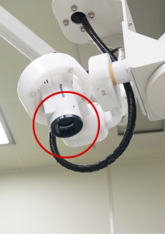 無撮燈に取り付けられた動画撮影カメラ